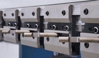 100 t CNC metalo lenkimo staklės, 3200 mm CNC lakštų presavimo stabdys su E21