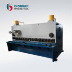 E21 8 * 2500 hidraulinė CNC giljotininė kirpimo mašina plieno lakštų lakštų metalo pjovimas