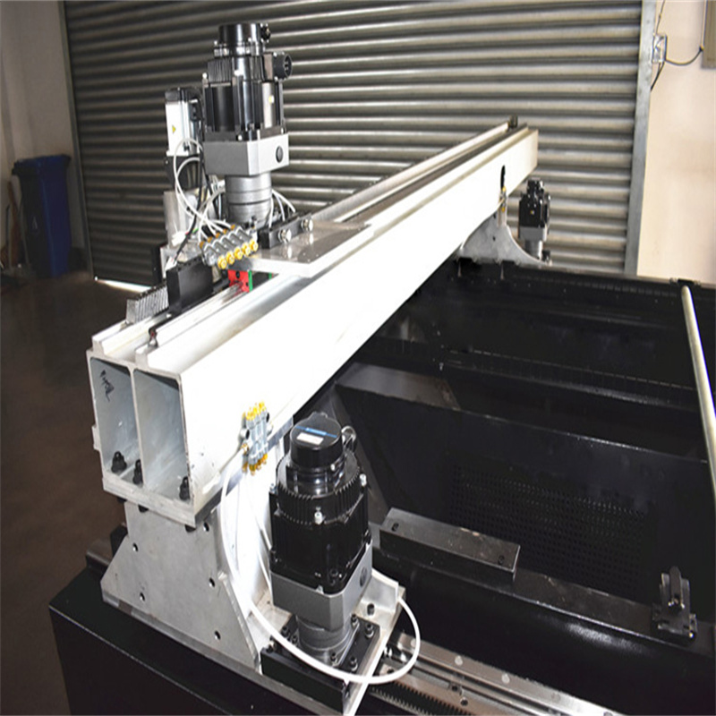 Sunkios pramonės metalo pjovimo pluošto lazerinė pjovimo mašina