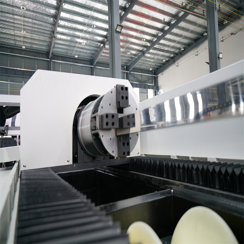 Didelio tikslumo CNC vidutinio pločio metalo lakštinio pluošto lazerinio pjovimo staklės