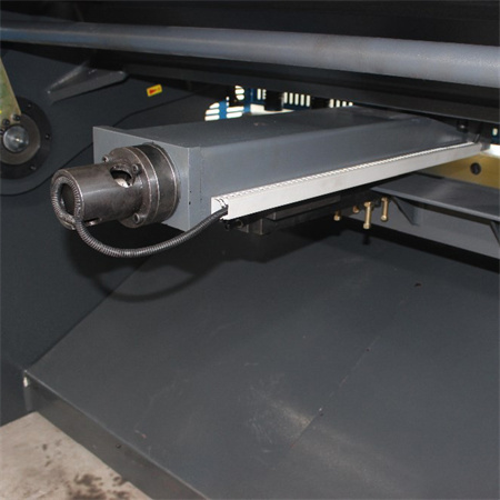 Accurl CNC 6 * 2500 mm hidraulinė giljotininė metalo pjovimo staklės / plieno plokščių kirpimas