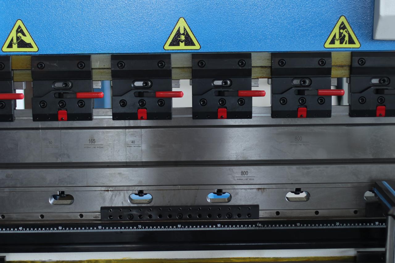 CNC hidraulinio preso stabdžių mašinos lenkimo servo elektrinis presavimo stabdys 40T